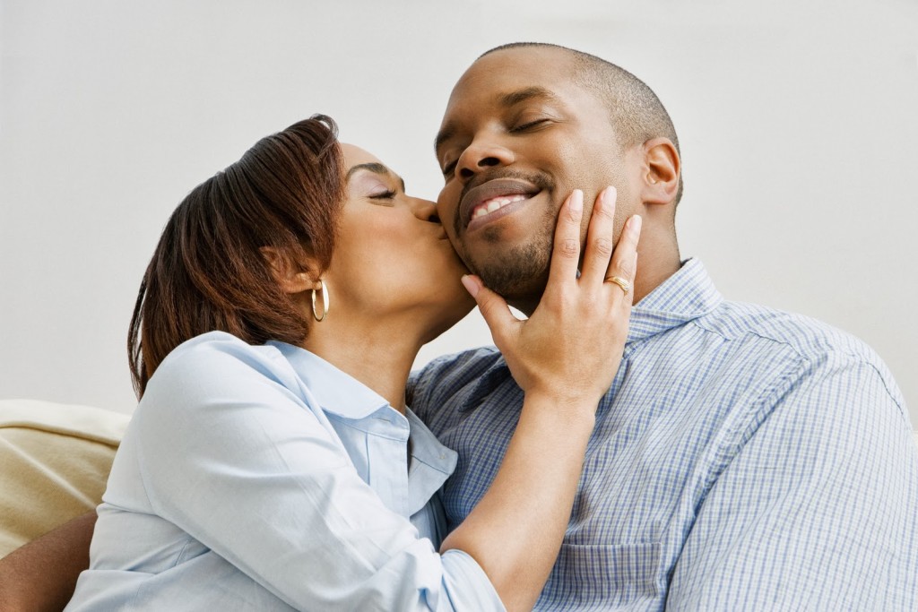 African-American-Couple-Kissing1