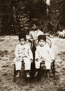  Qubad Il-khan Bakhtiari (right) and Hossein Il-khan Bakhtiari (left), sons of paramount Bakhtiar chief Il-khan Khosrow Zafar Bakhtiari, seated in a garden, probably in Isfahan, with their African slave, 1904. According to Khosronejad, this photo shows that slave ownership in Persia extended beyond the Qajar monarchy to tribal chiefs. Photograph: Institute for Iranian Contemporary Historical Studies, Tehran, Iran .