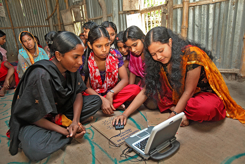 Literacy builds strong communities of learners (India) Photo: ©UNESCO/BRAC