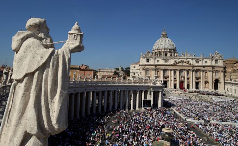 A general view of Saint Peter's Square as Pope Francis leads a mass for the canonisation of Mother Teresa of Calcutta at the Vatican September 4, 2016. REUTERS/Stefano Rellandini