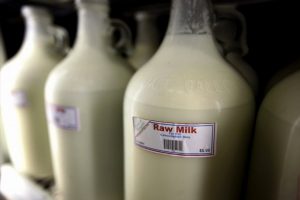 raw-milk-consumption-a-realistic-and-unnecessary-health-threat