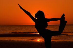 yoga_beach-sunset-850x567