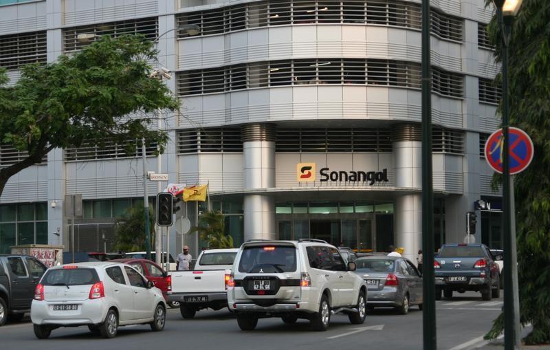 Cars are seen in front of the head office of Angola's state oil company Sonangol in the capital Luanda, Angola. REUTERS/Ed Cropley
