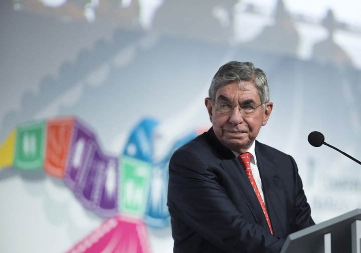 Oscar Arias, President of the Arias Foundation, Nobel Peace Prize Laureate and former president of Costa Rica, attends the Arms Trade Treaty meeting in Cancun August 24, 2015. Signatories of the treaty, aimed at regulating the international arms trade, should agree a number of key steps for its implementation at a conference this week, host nation Mexico said on Sunday. REUTERS/Victor Ruiz Garcia