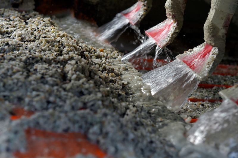 Lithium ore Photographer: Carla Gottgens/Bloomberg